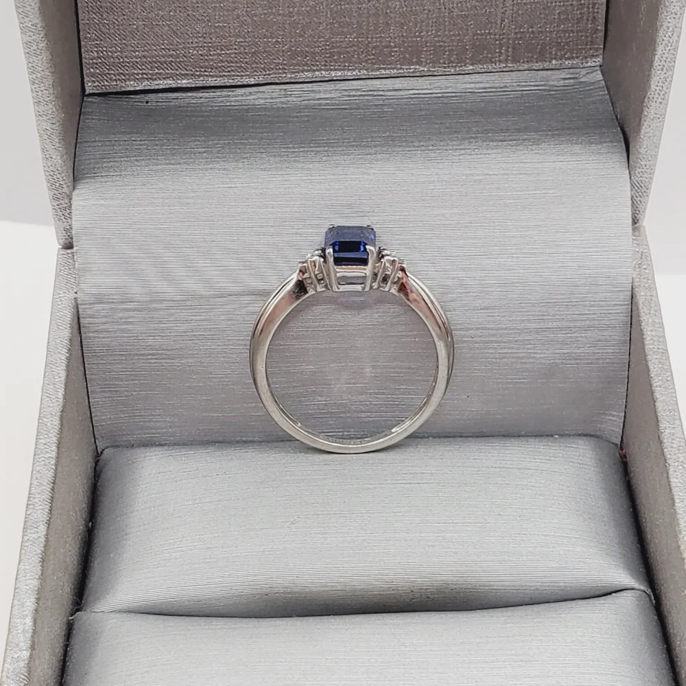 10k White Gold Blue Sapphire Ring